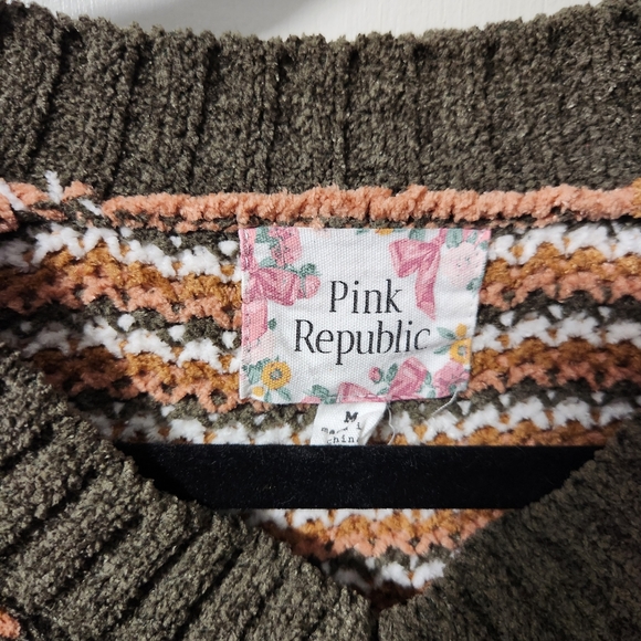 Crop Knit Sweater - Picture 3 of 3